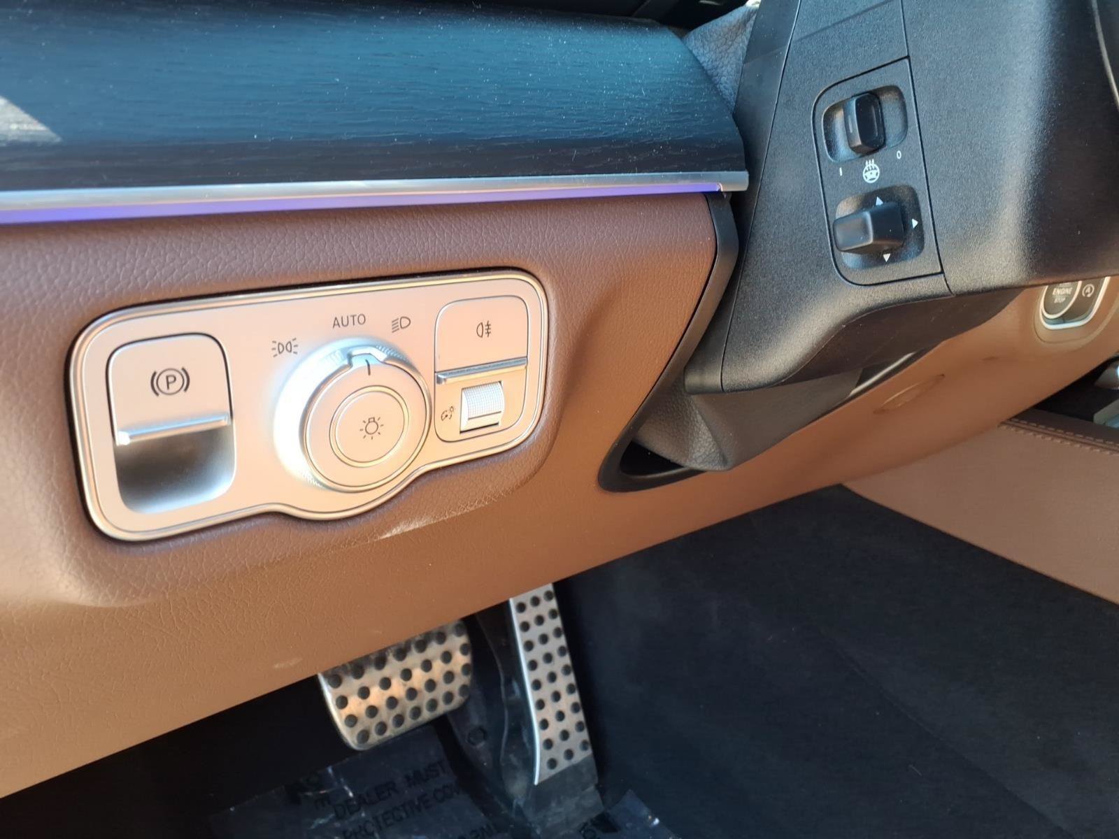 Used 2025 Mercedes-Benz GLS 580 4MATIC image 27