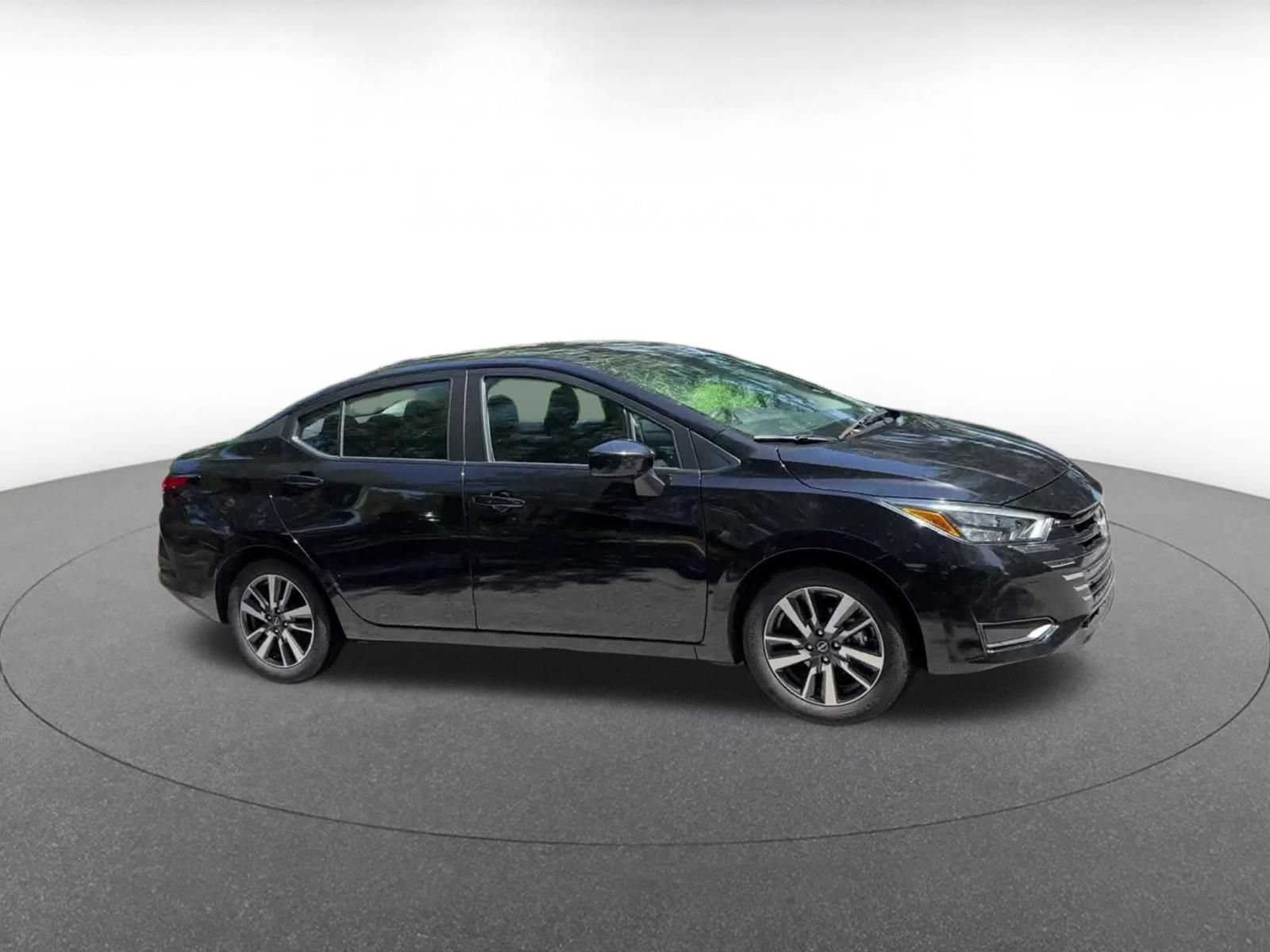 Used 2025 Nissan Versa SV FWD video 2