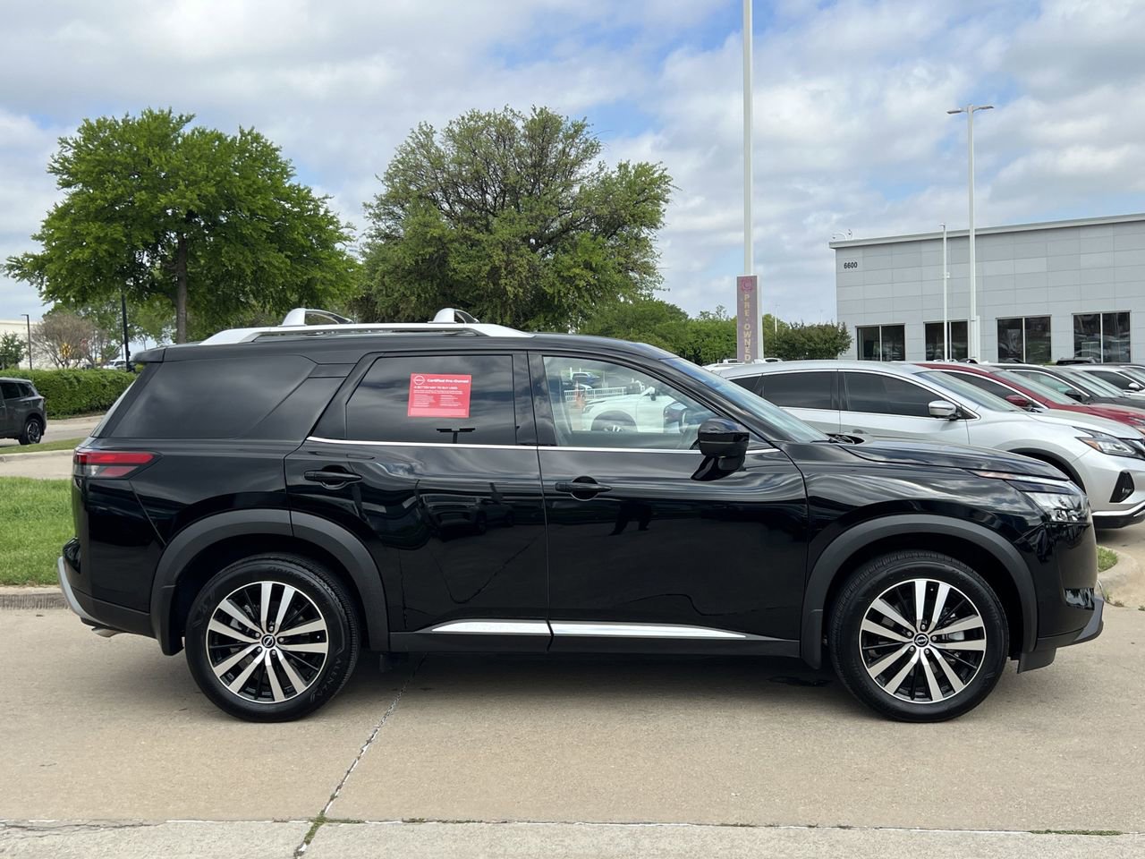 Certified 2025 Nissan Pathfinder Platinum w/ Cargo Package AWD/4WD image 3