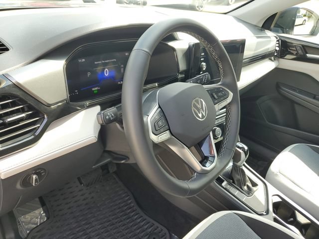 Certified 2025 Volkswagen Taos S FWD image 18