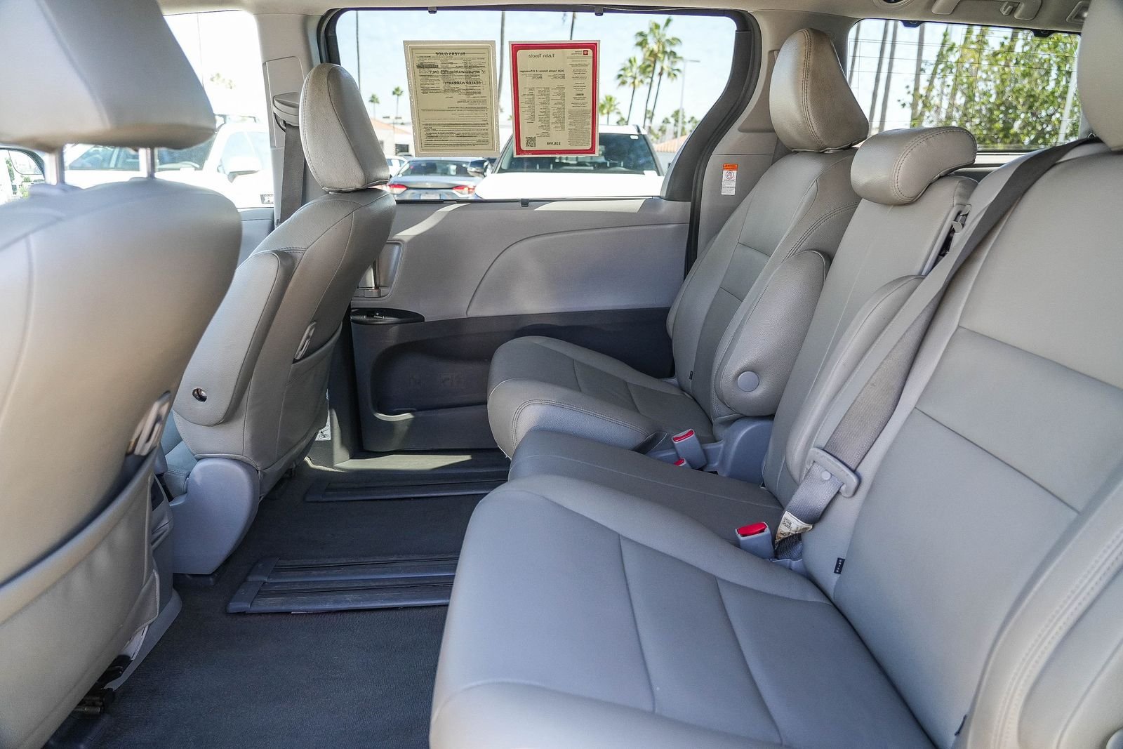Certified 2020 Toyota Sienna LE w/ Carpet Mat Package FWD image 18
