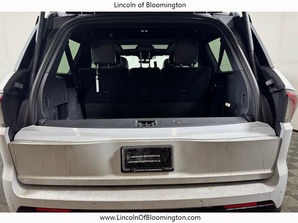 New 2025 Lincoln Navigator L Reserve w/ Jet Appearance Package image 17