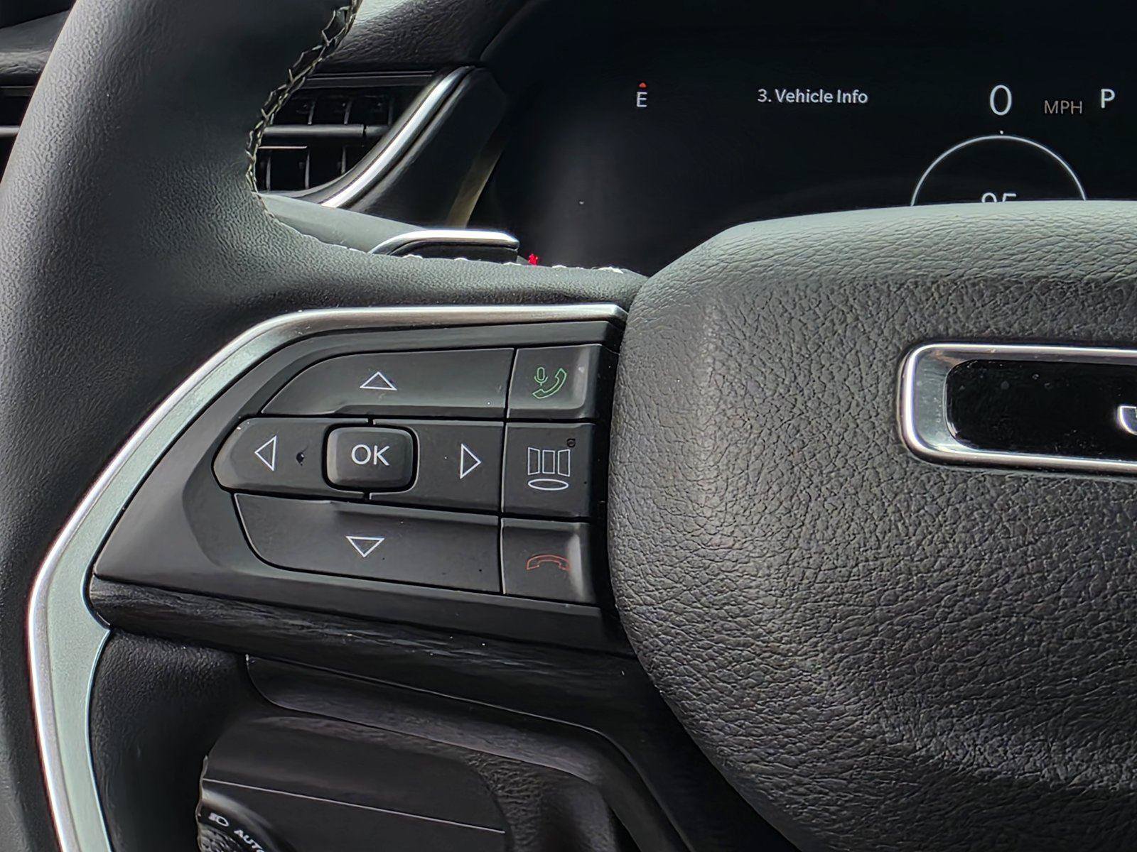 Certified 2025 Jeep Grand Cherokee Laredo X w/ Luxury Tech Group I AWD/4WD image 12