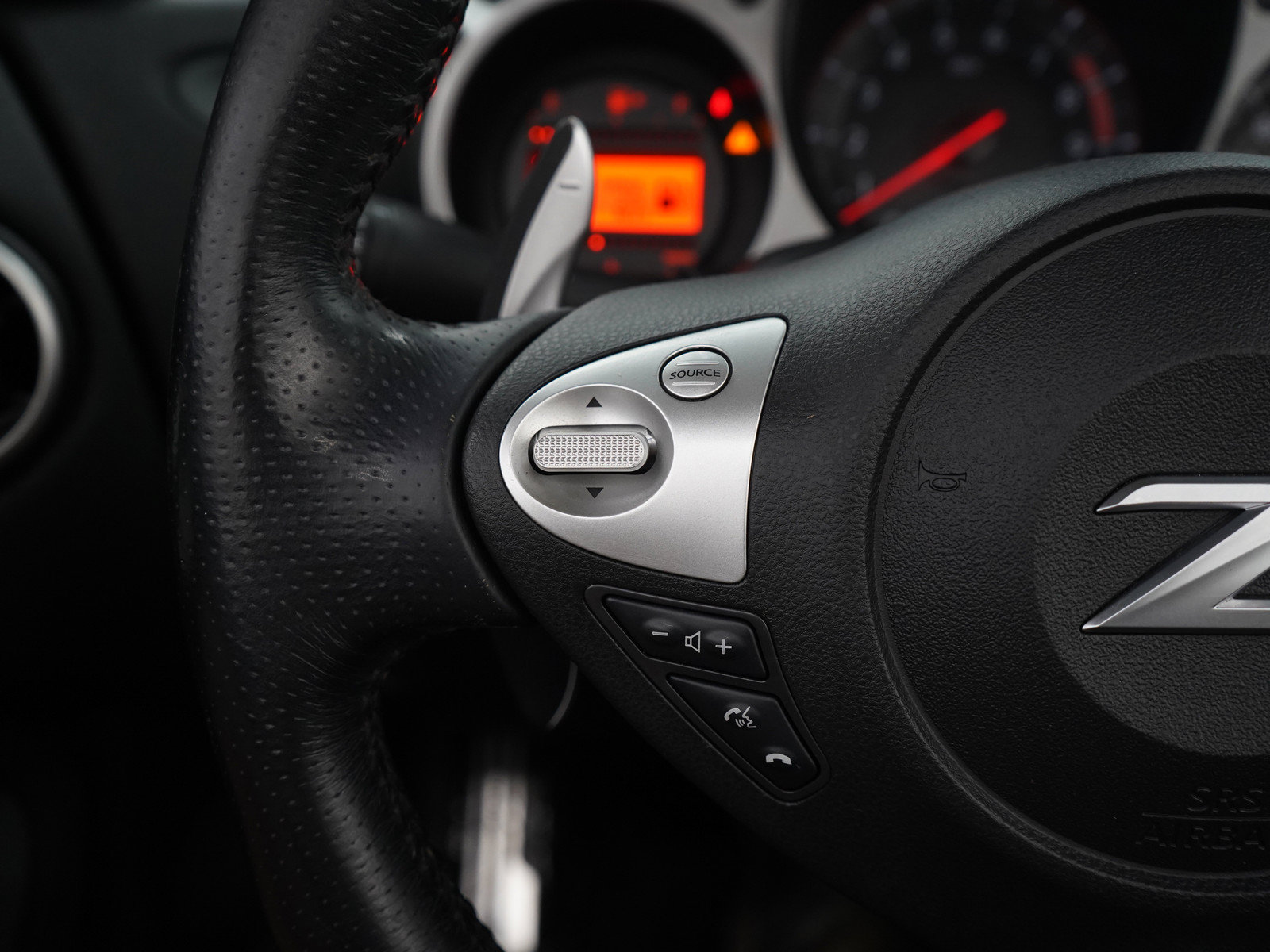 Used 2014 Nissan 370Z Touring w/ Sport Package RWD image 21