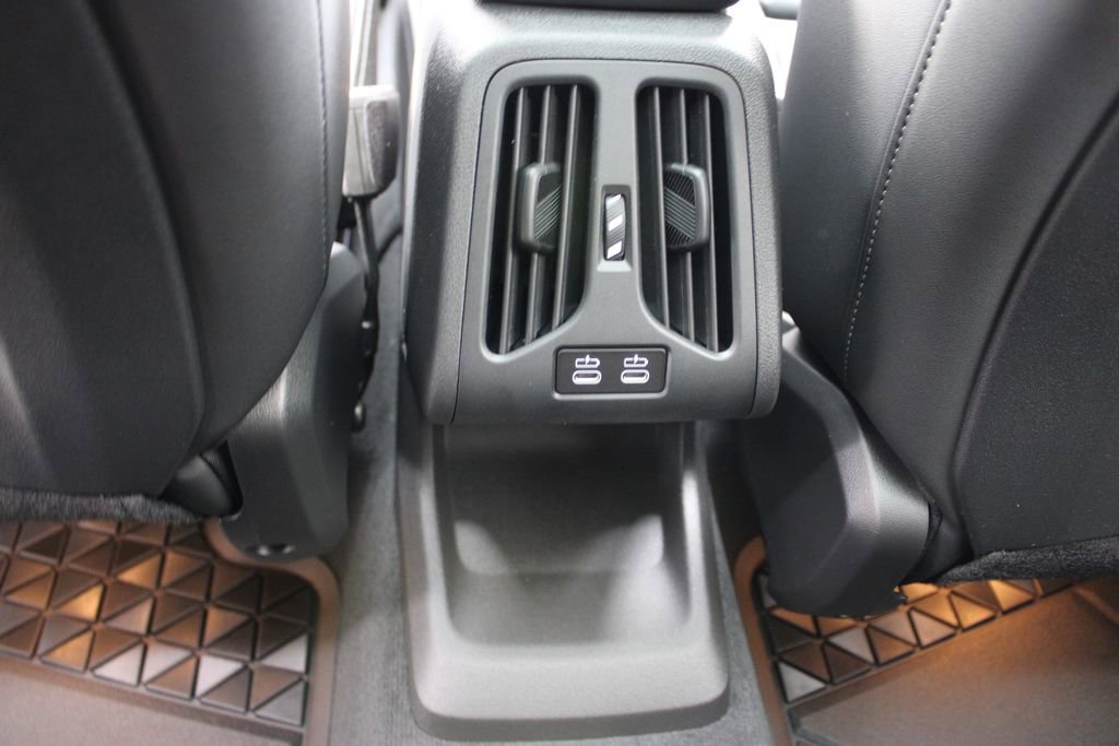 New 2026 BMW X2 xDrive28i image 40