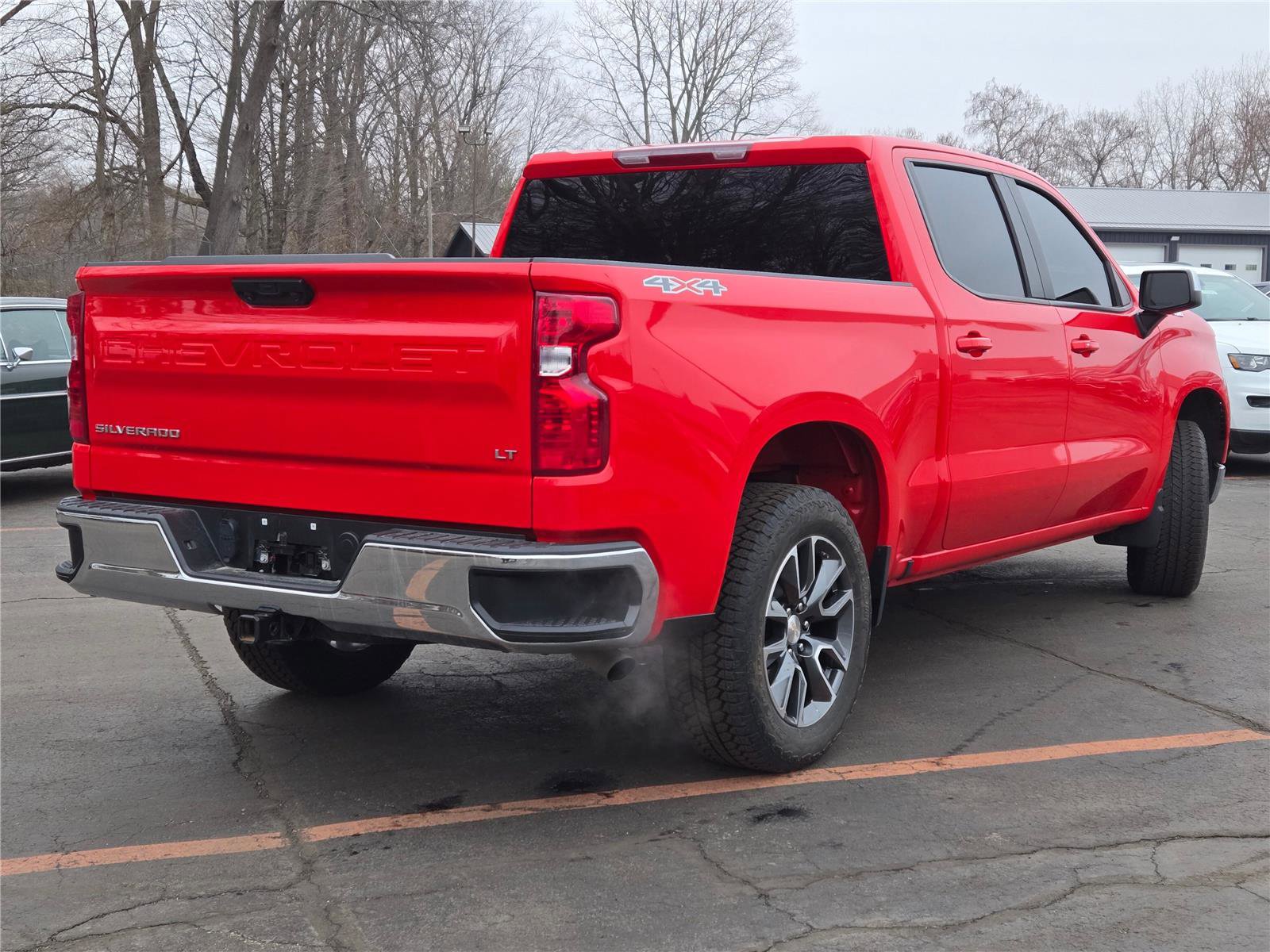 Used 2023 Chevrolet Silverado 1500 LT AWD/4WD image 9
