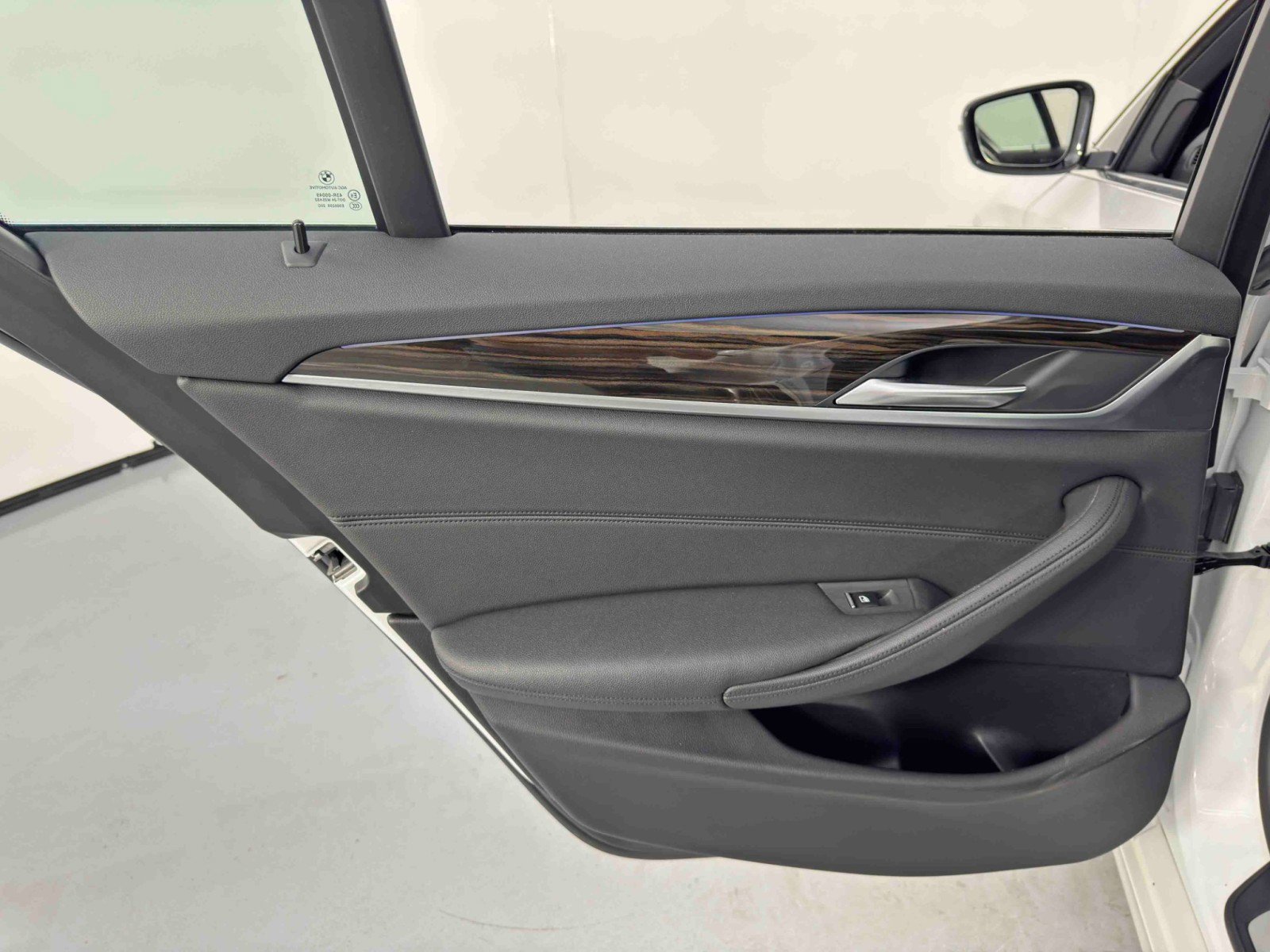 Used 2018 BMW 530e image 44