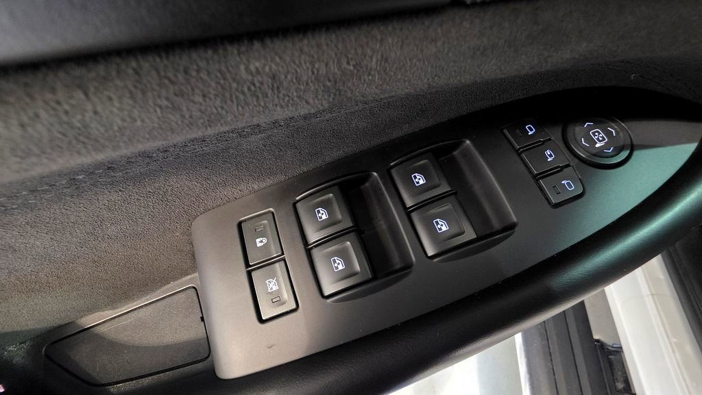 Used 2019 Cadillac Escalade Platinum AWD/4WD image 25