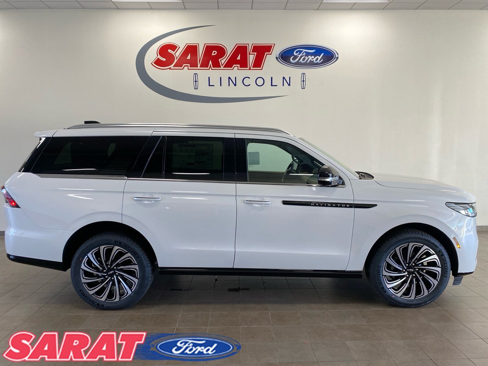 New 2025 Lincoln Navigator Black Label AWD/4WD image 1