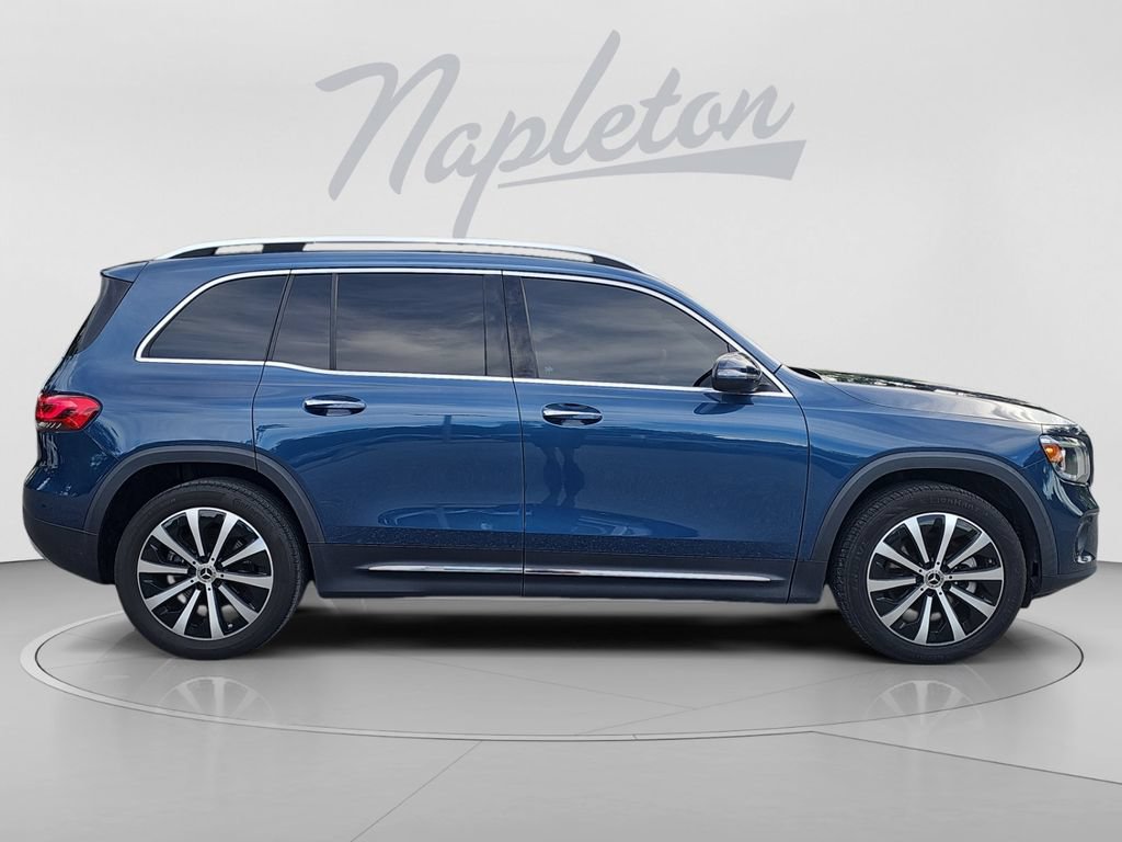 Used 2023 Mercedes-Benz GLB 250 4MATIC w/ Premium Package image 7