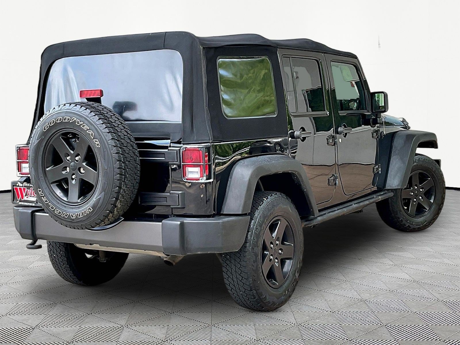 Used 2016 Jeep Wrangler Unlimited Sport AWD/4WD image 6