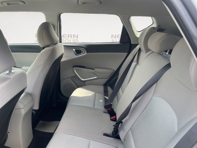 Used 2025 Kia Soul LX w/ LX Technology Package FWD image 13