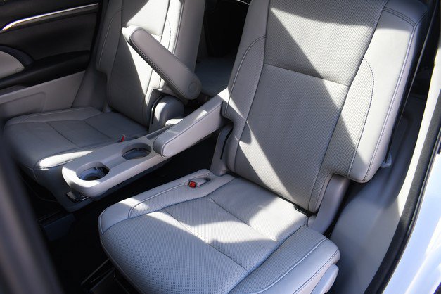 Certified 2018 Toyota Highlander Limited Platinum w/ Carpet Mat Package (TMS) AWD/4WD image 23