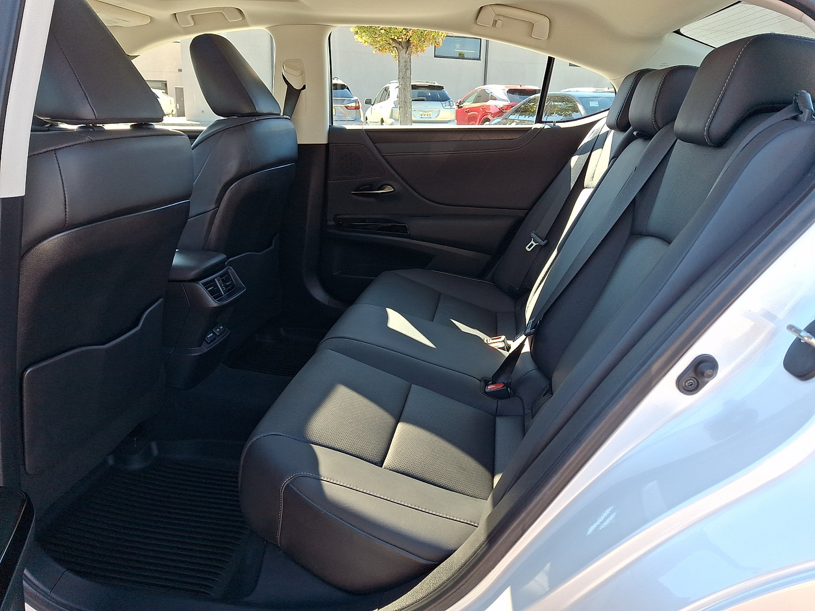 Certified 2023 Lexus ES 350 w/ Premium Package FWD image 11