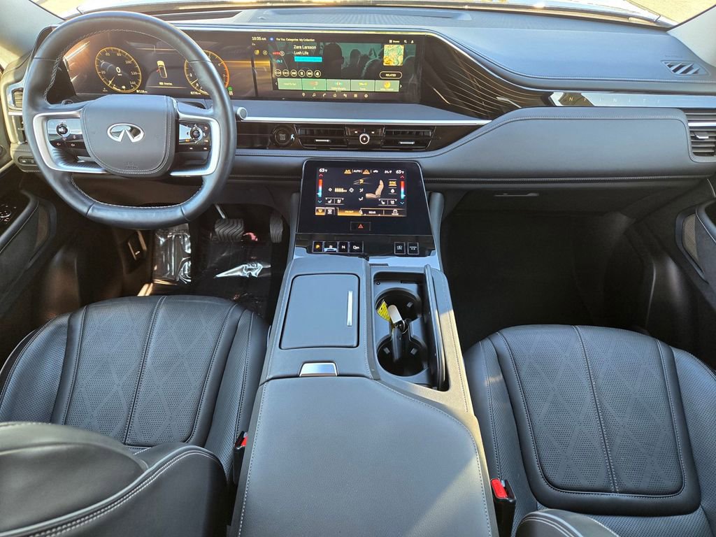 Used 2025 INFINITI QX80 Sensory image 12