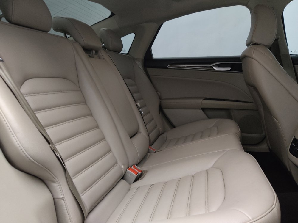 Used 2020 Ford Fusion SEL FWD image 19