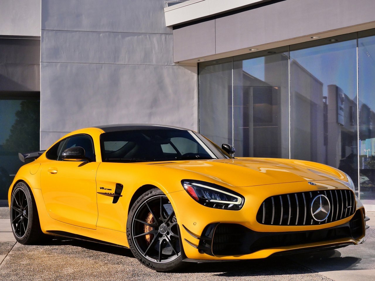 Used 2020 Mercedes-Benz AMG GT R image 1