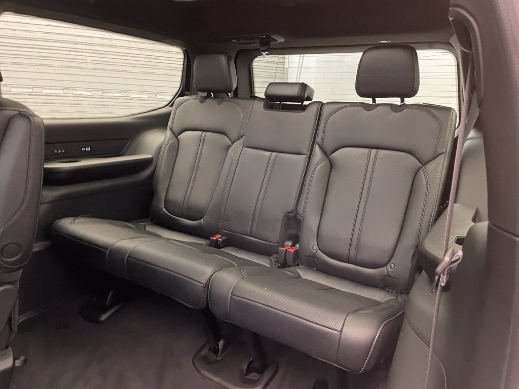 New 2026 Jeep Grand Wagoneer Limited AWD/4WD image 23