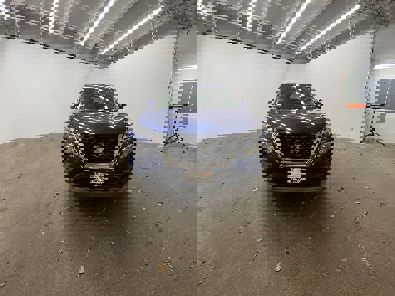 Used 2023 Nissan Rogue SV image 9