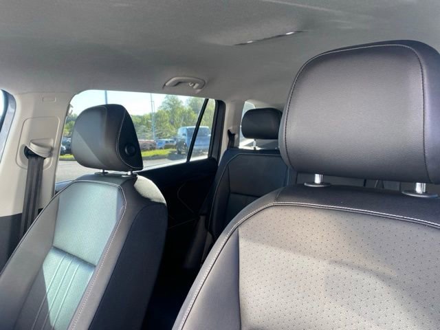 Used 2023 Volkswagen Tiguan SE image 5