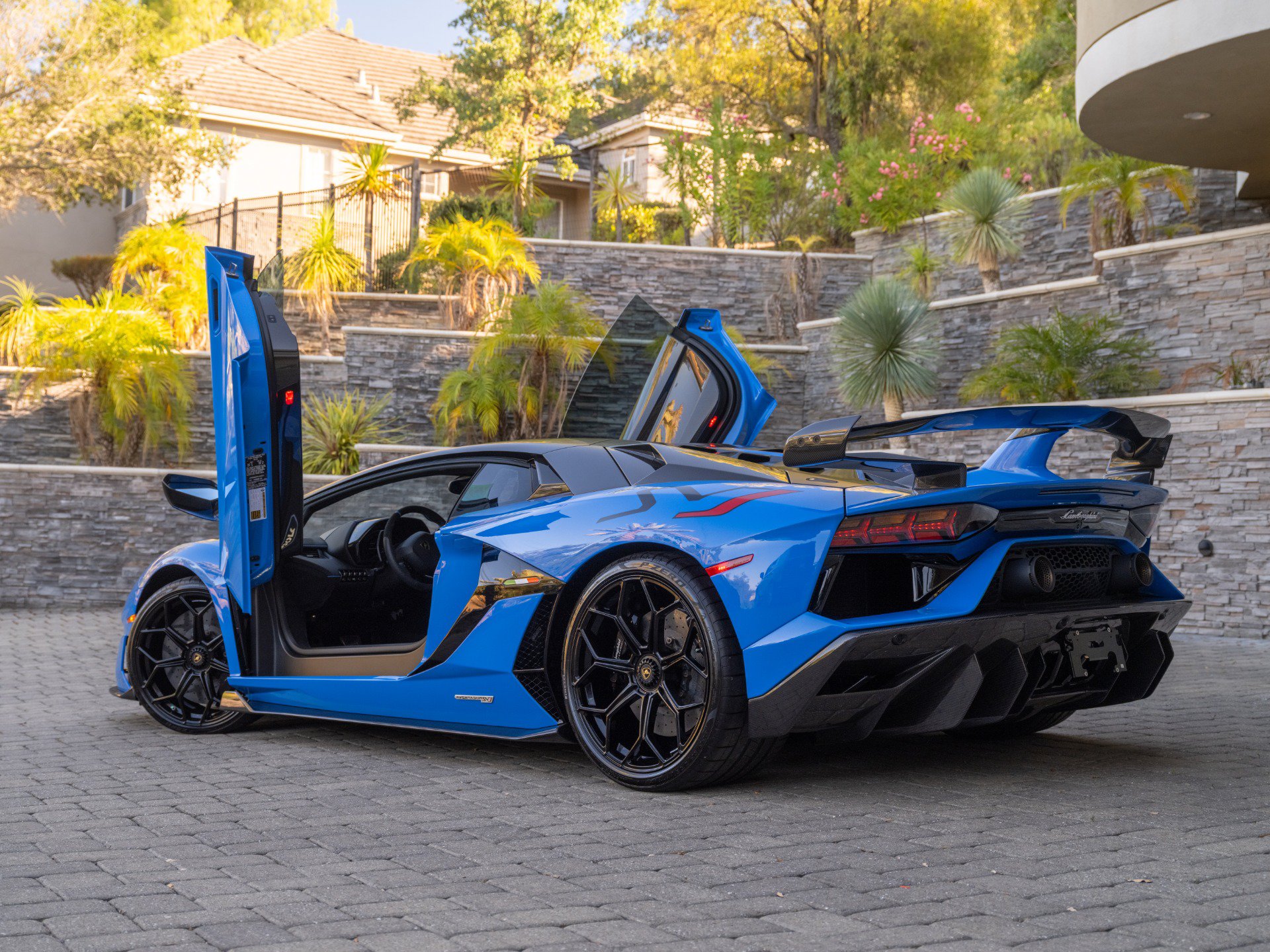 Used 2020 Lamborghini Aventador SVJ AWD/4WD image 6