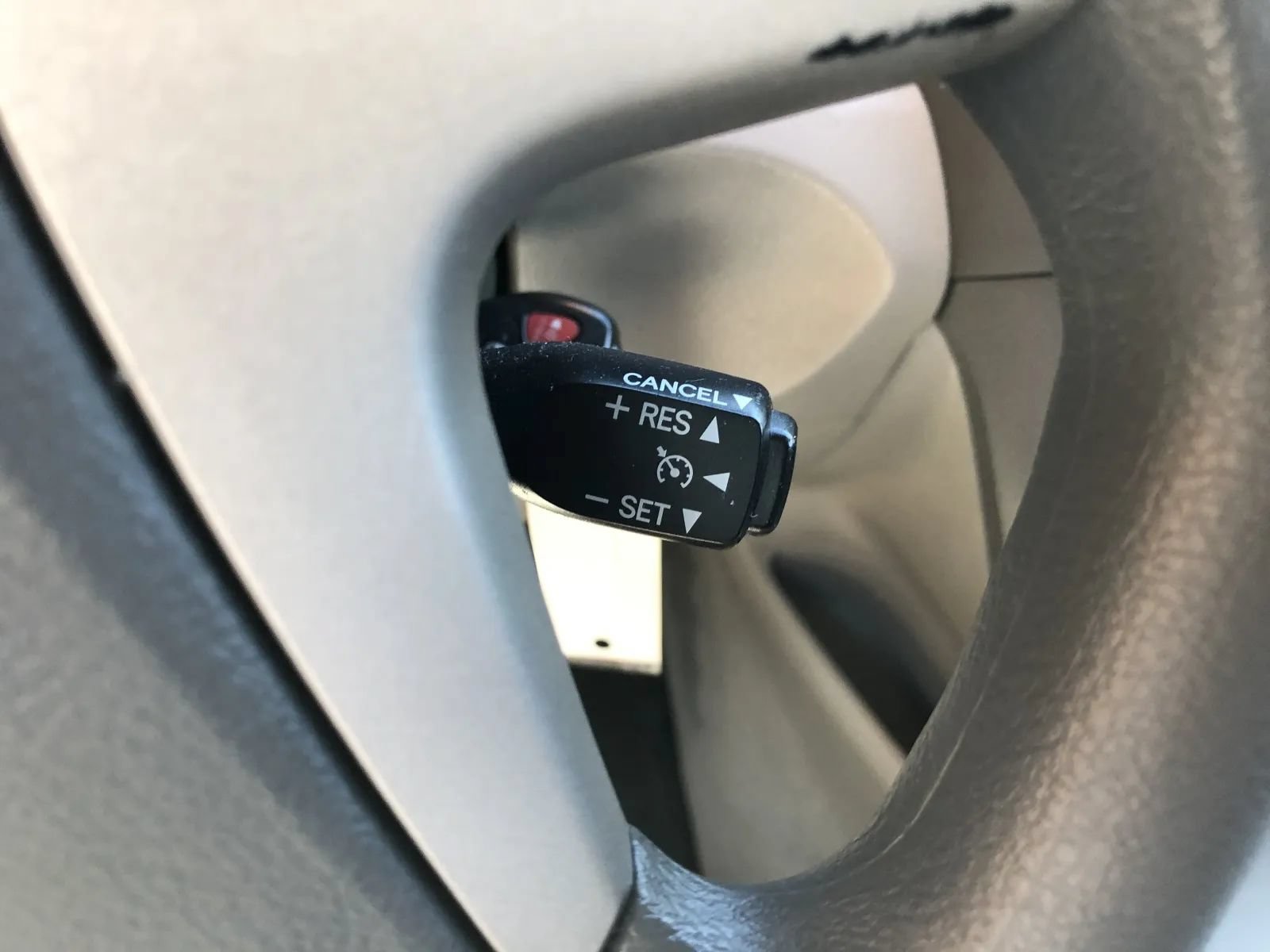 Used 2011 Toyota Camry LE FWD image 23