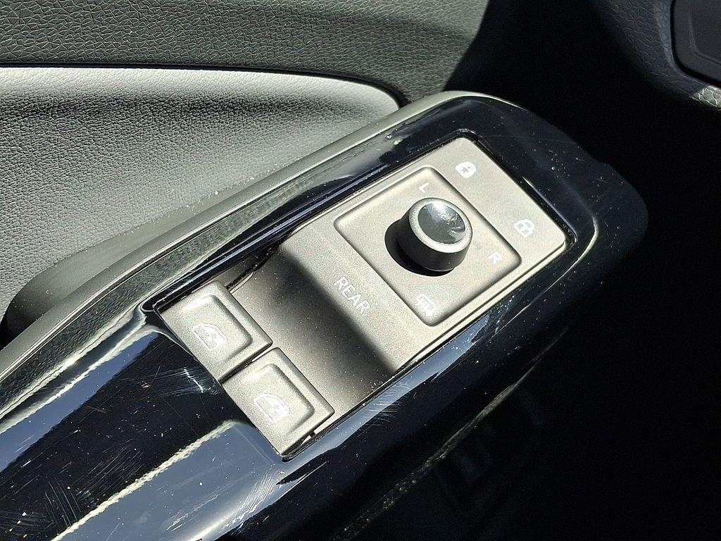 Used 2023 Volkswagen ID.4 Pro S image 26