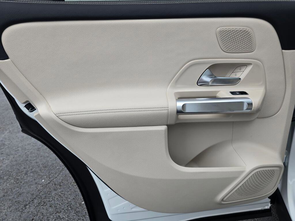 New 2026 Mercedes-Benz GLB 250 4MATIC image 19