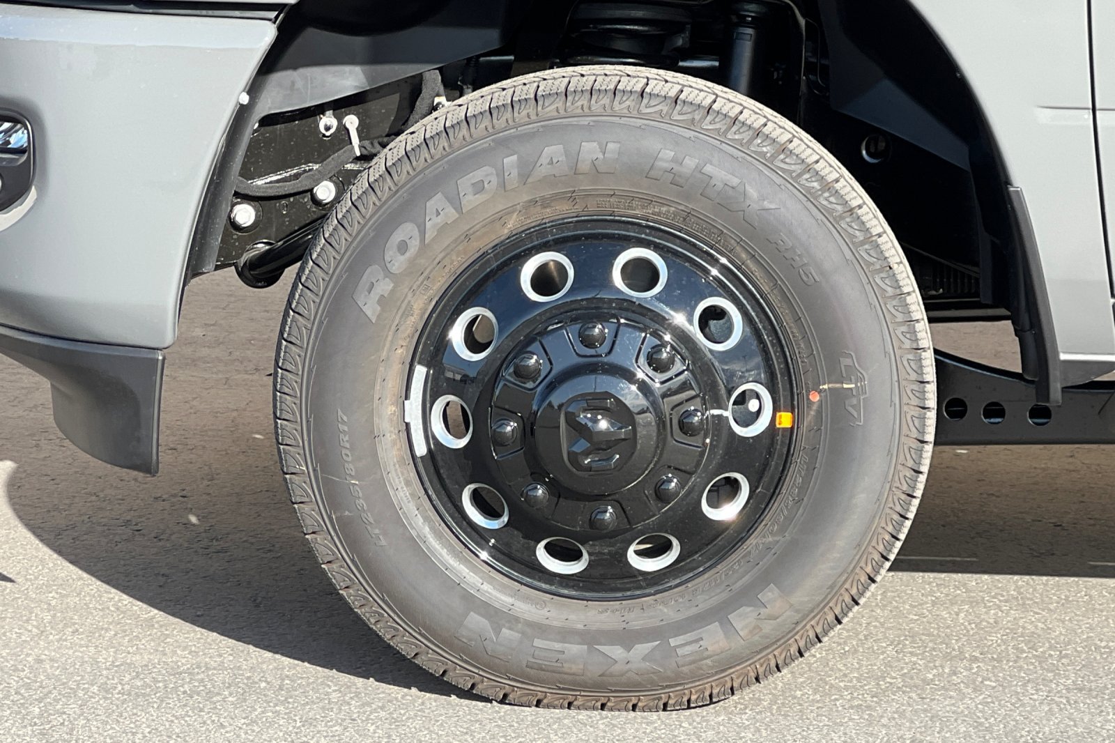 New 2026 RAM 3500 Laramie AWD/4WD image 27