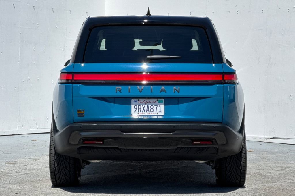 Used 2025 Rivian R1S Premium AWD/4WD image 4