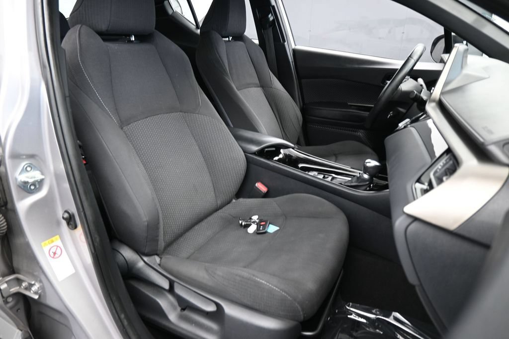 Used 2019 Toyota C-HR XLE FWD image 44