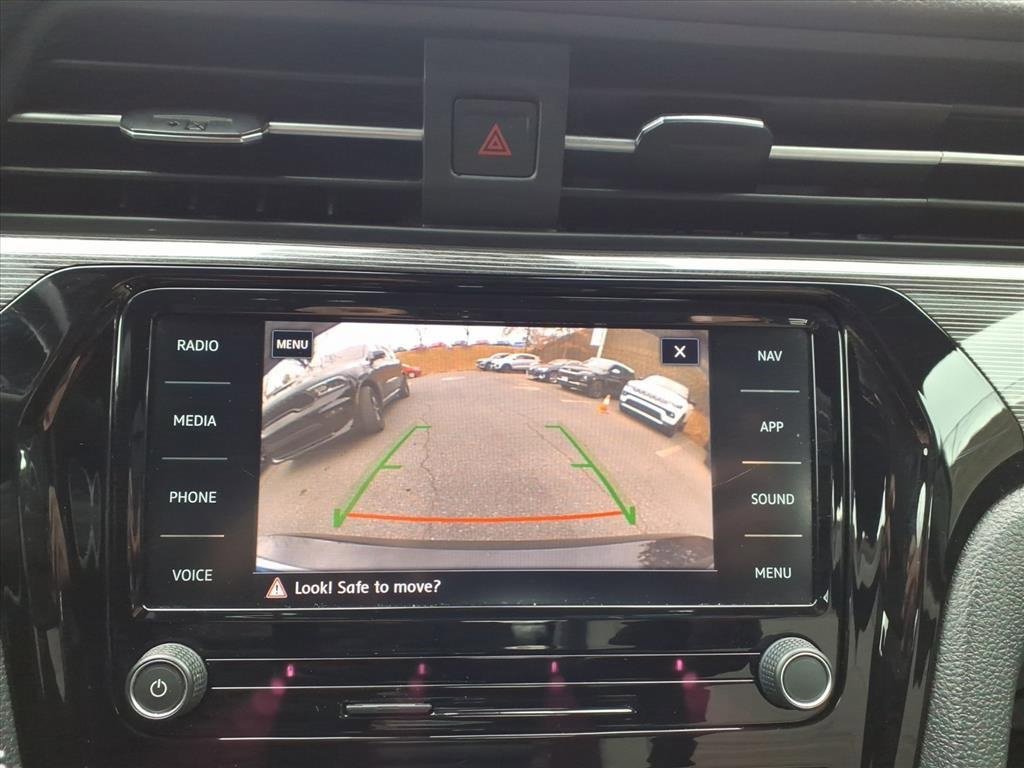 Used 2021 Volkswagen Passat 2.0T R-Line image 21