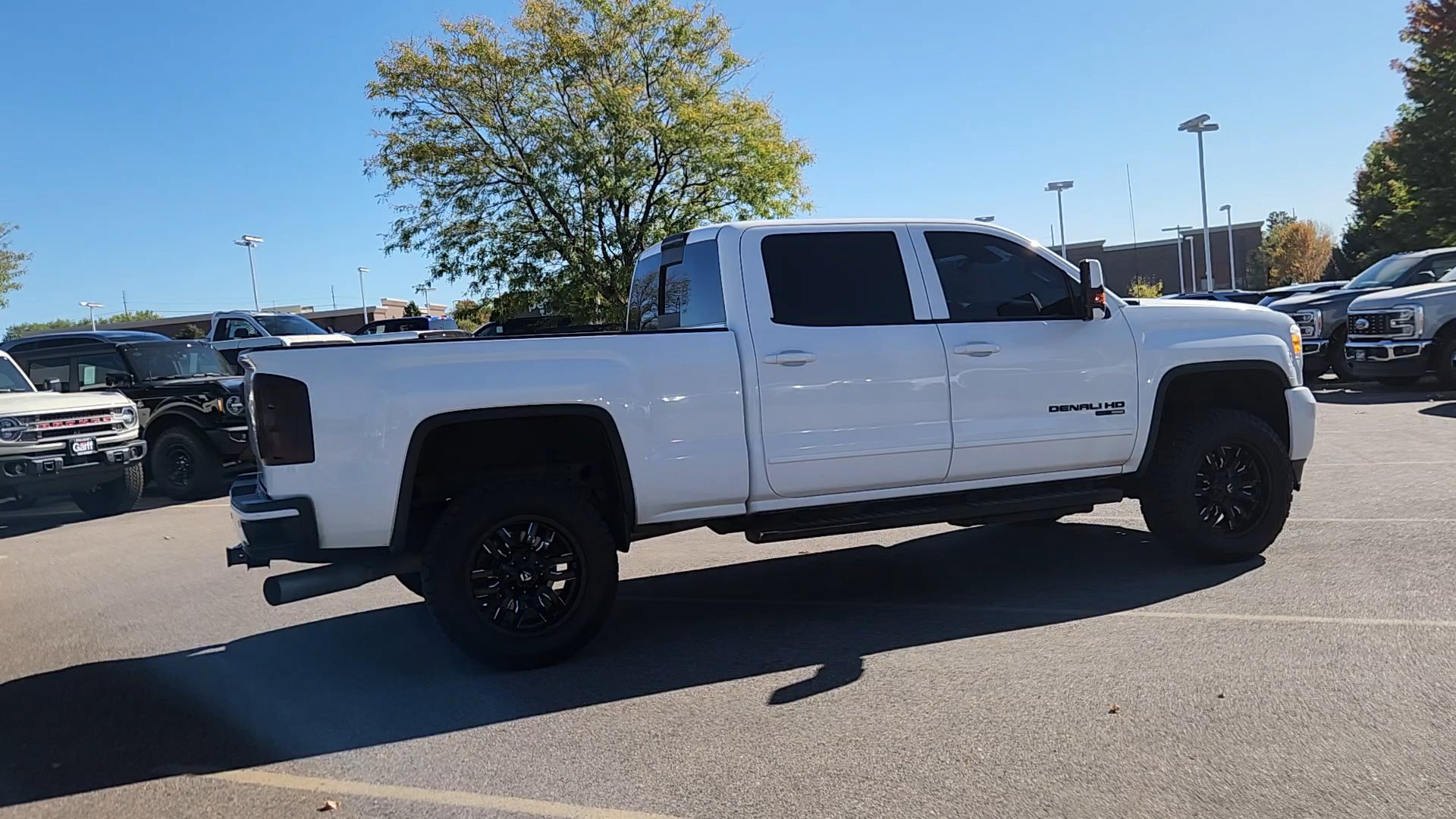 Used 2015 GMC Sierra 2500 Denali w/ Duramax Plus Package AWD/4WD image 12