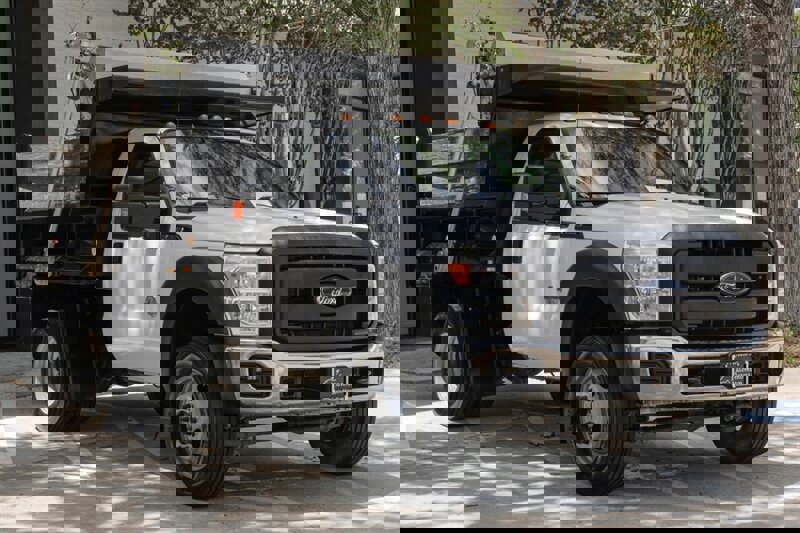 Used 2015 Ford F550 4x4 Regular Cab Super Duty image 8