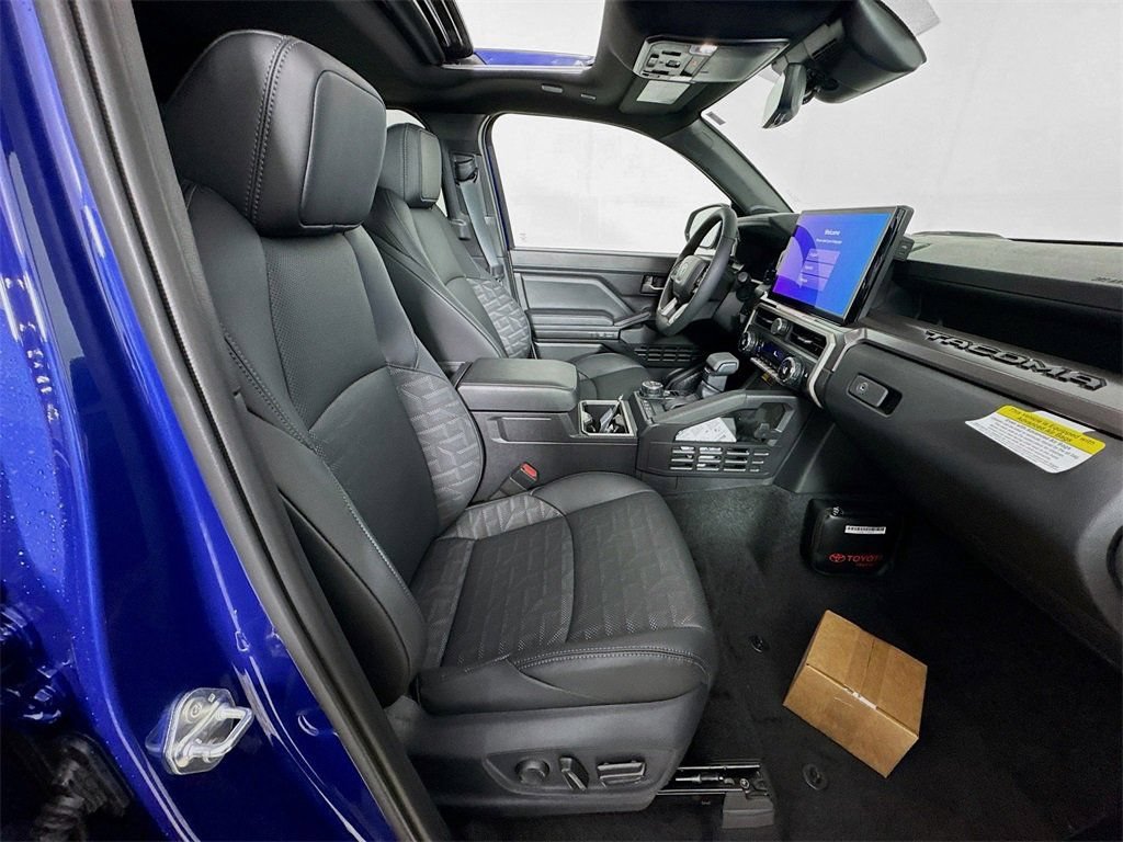 New 2025 Toyota Tacoma TRD Off-Road AWD/4WD image 27
