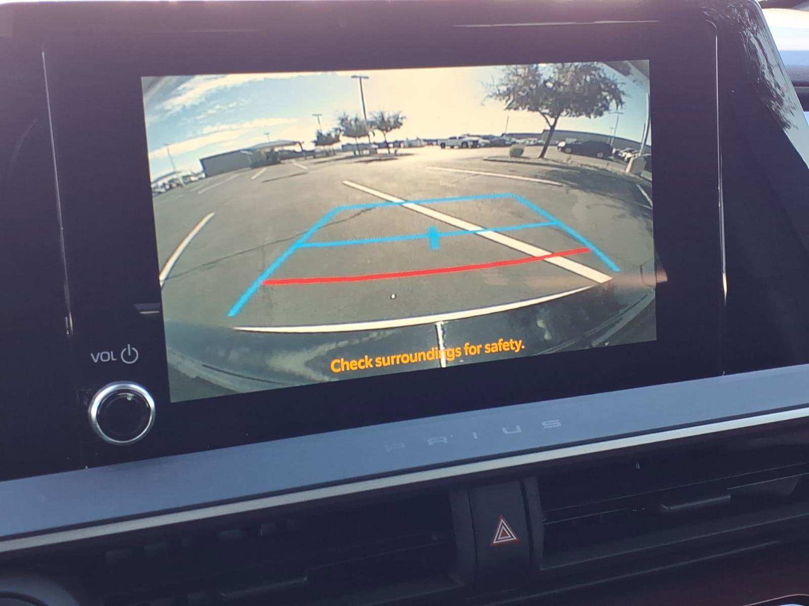 Used 2025 Toyota Prius Plug-In Hybrid image 17