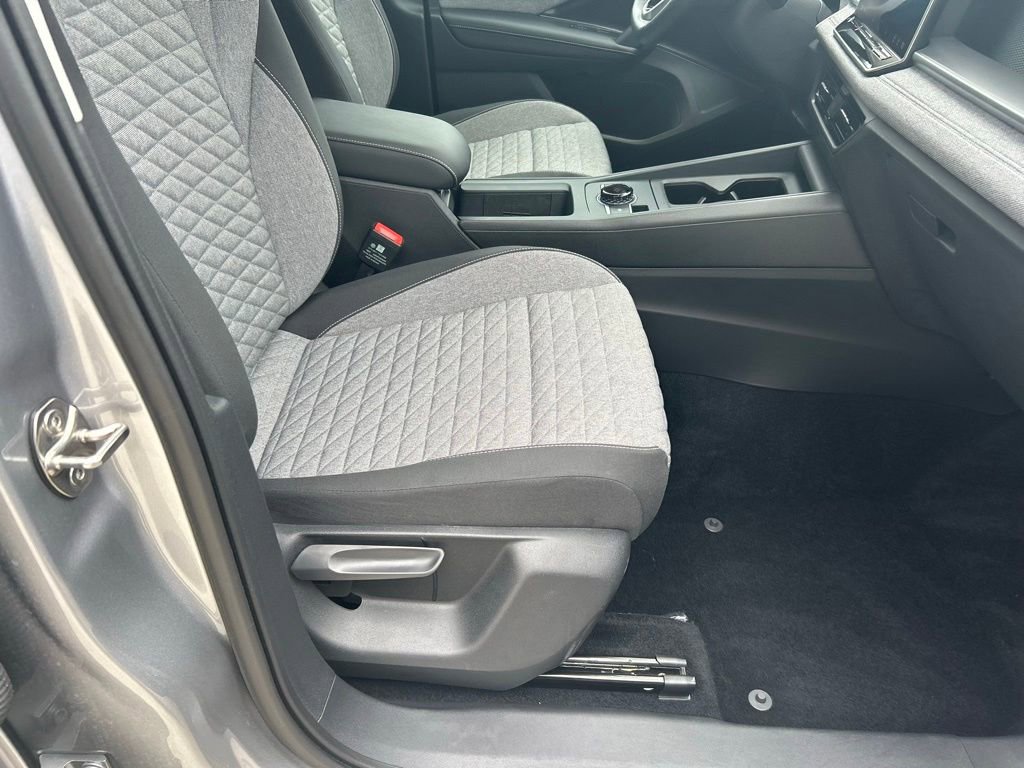Certified 2025 Volkswagen Tiguan S FWD image 32
