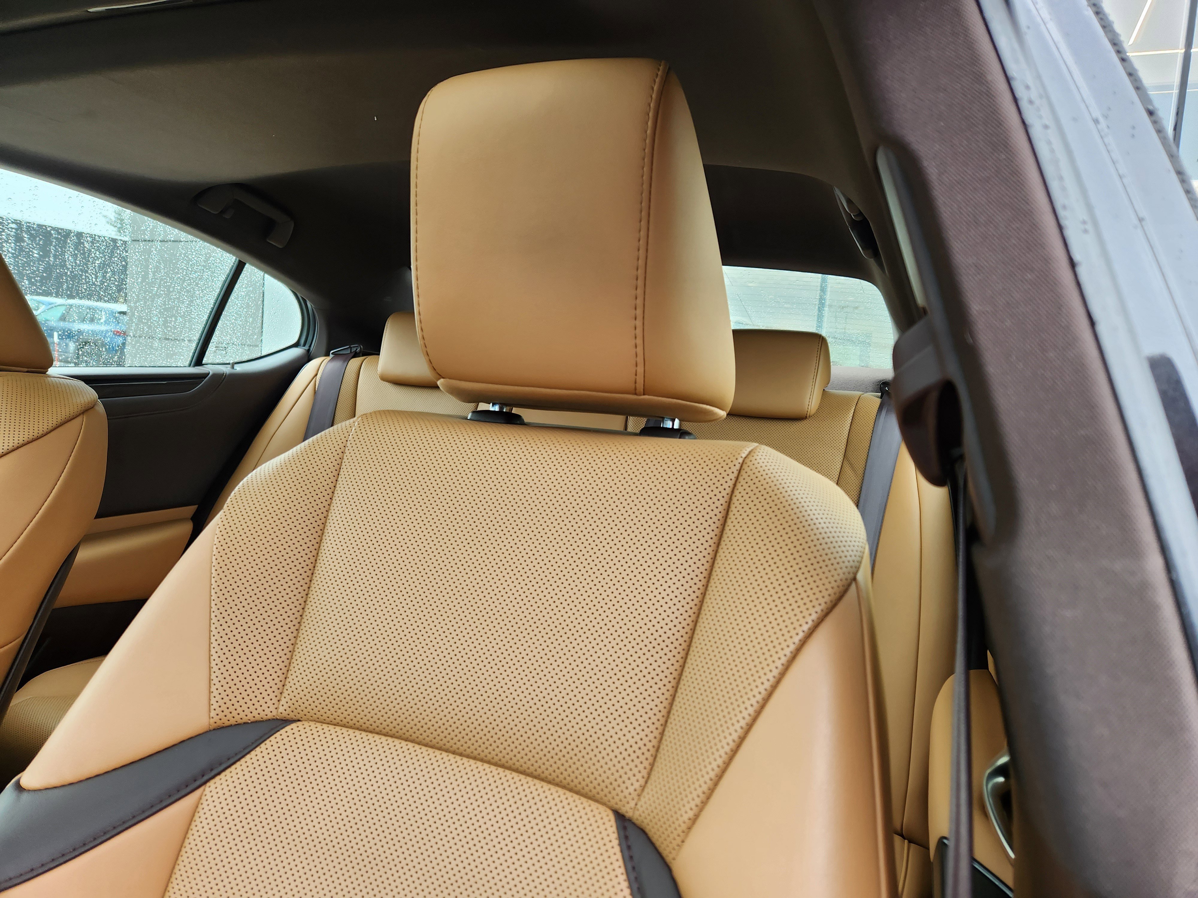 Used 2020 Lexus ES 350 w/ Premium Package image 11