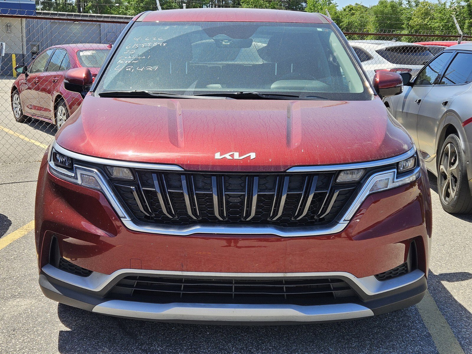 Used 2022 Kia Carnival LX image 4