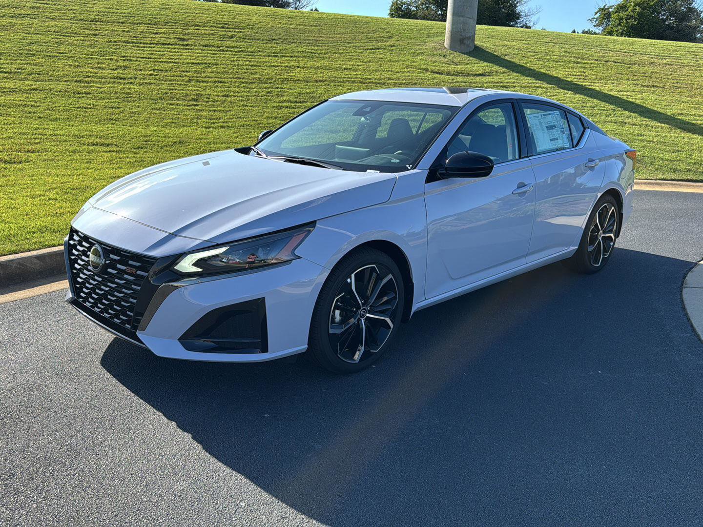 New 2025 Nissan Altima 2.5 SR w/ SR Premium Package