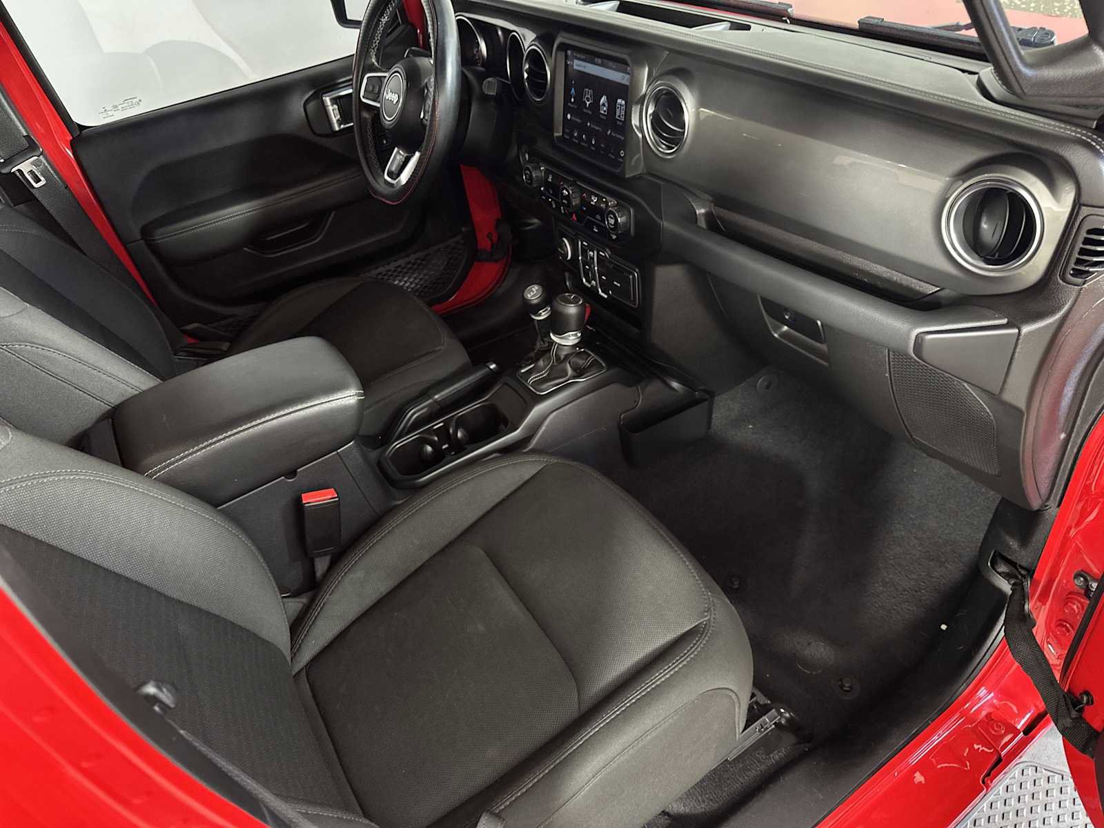 Used 2021 Jeep Gladiator Overland image 25