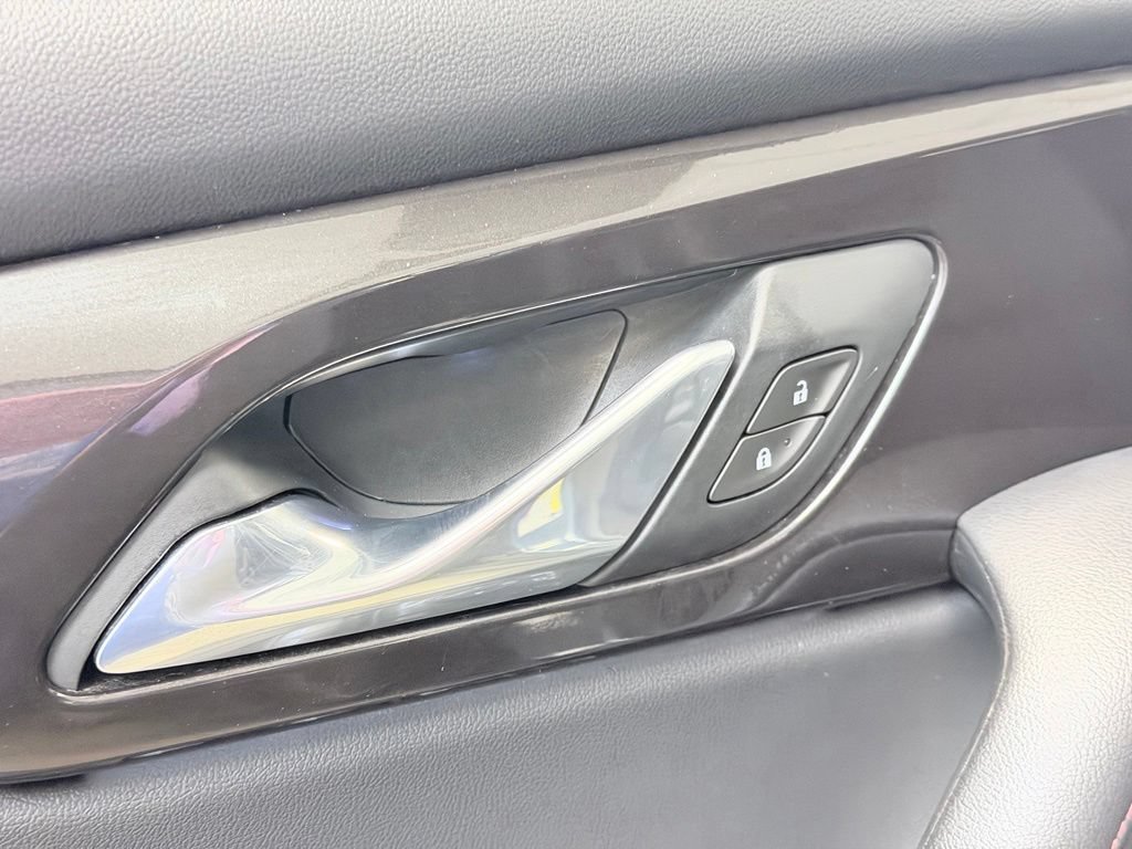 Used 2019 Chevrolet Blazer RS w/ LPO, Floor Liner Package FWD image 9