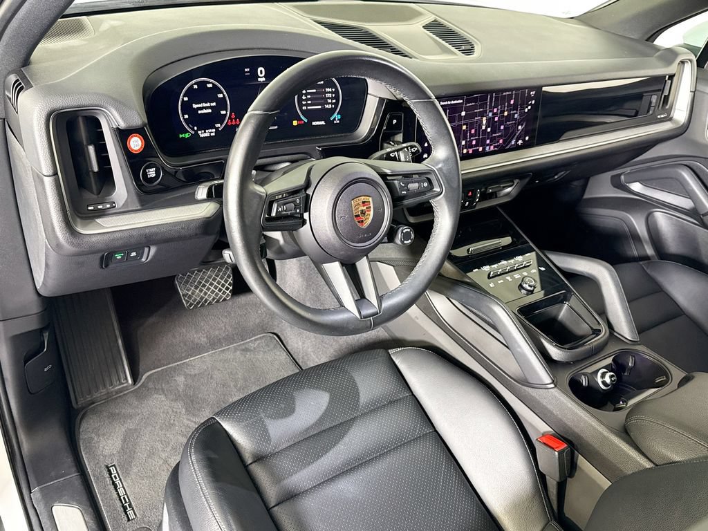 Certified 2024 Porsche Cayenne AWD/4WD image 4
