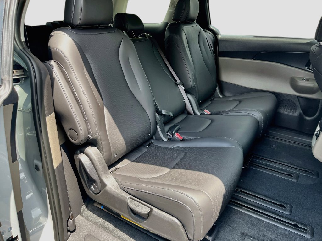 New 2027 Kia Carnival LXS FWD image 36