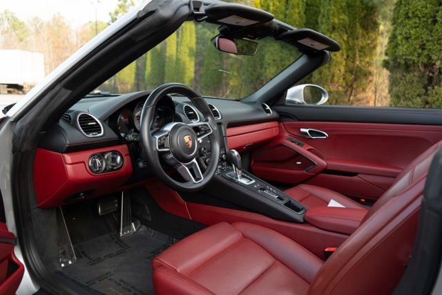 Used 2020 Porsche 718 Boxster S image 19