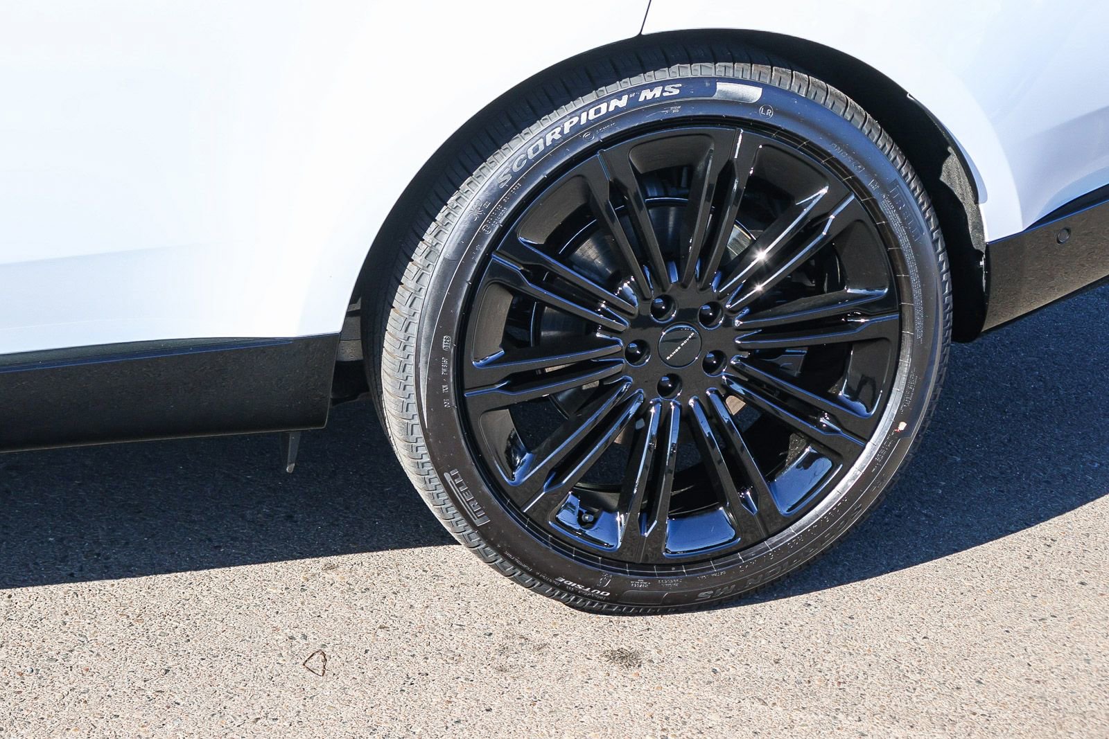 New 2026 Land Rover Range Rover SE image 10