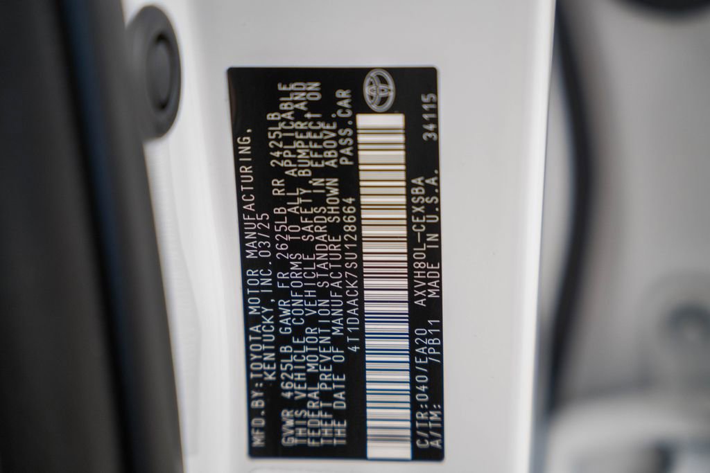 Used 2025 Toyota Camry SE image 38