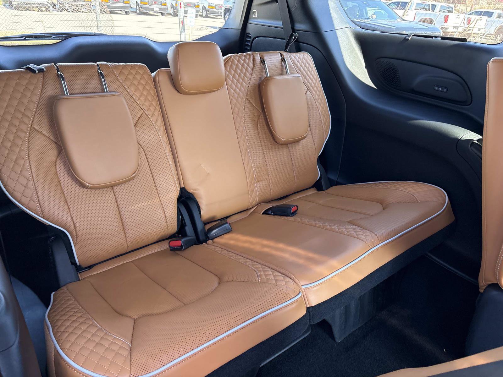 Used 2023 Chrysler Pacifica Pinnacle image 33