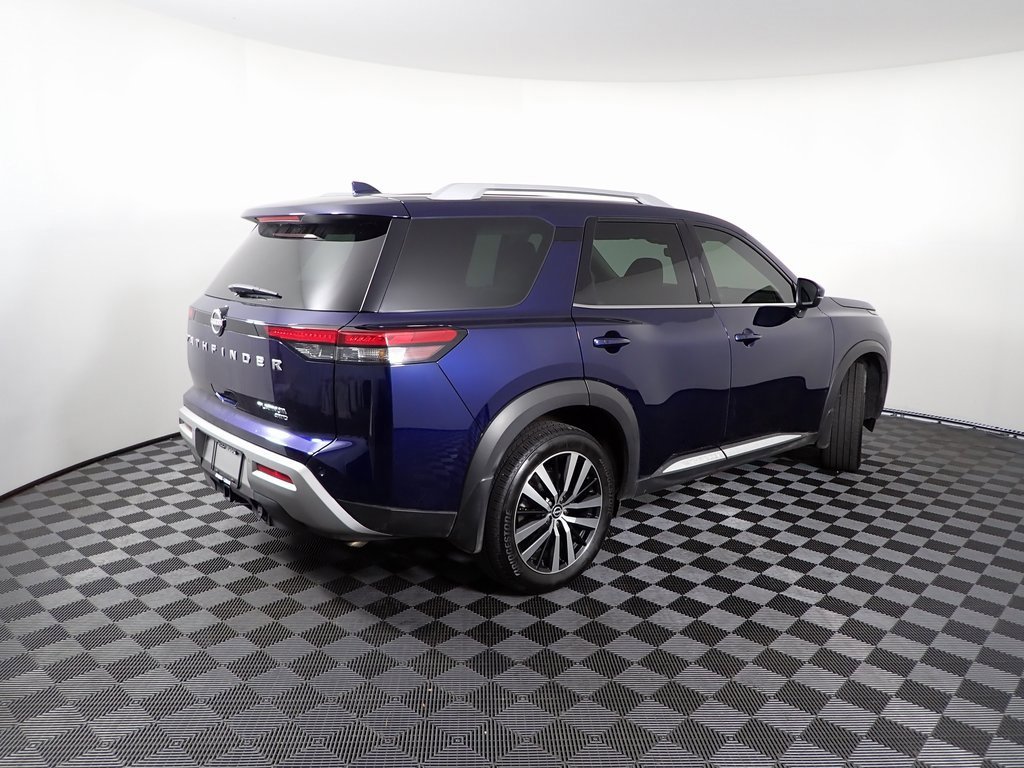 Used 2024 Nissan Pathfinder Platinum image 17