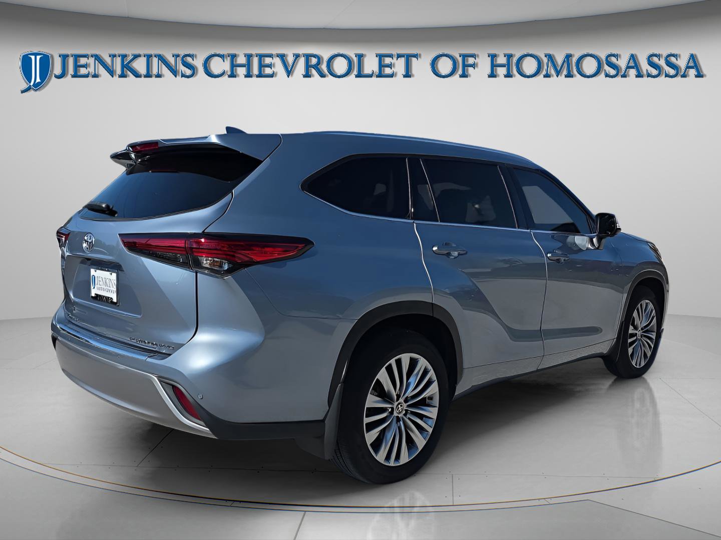 Used 2023 Toyota Highlander Platinum image 3